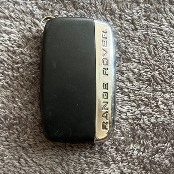 Range Rover Black Silver Key Fob - Picture 2 of 2